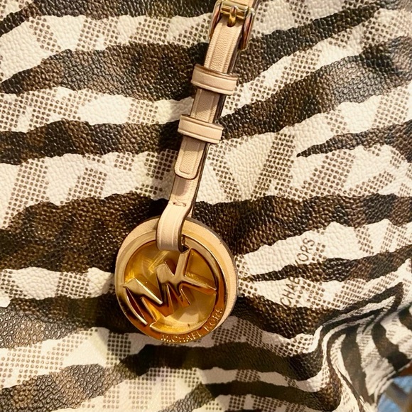 MICHAEL KORS Jet Set Travel MD Tote Brown Signature Tiger Stripe PVC - Picture 9 of 13